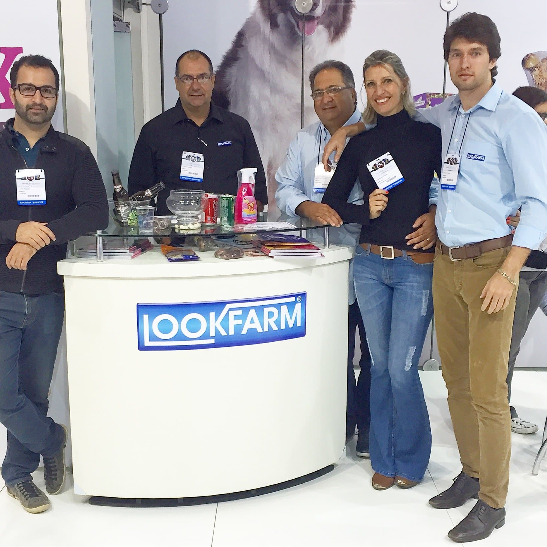 Equipe Lookfarm reunida em feira do setor pet