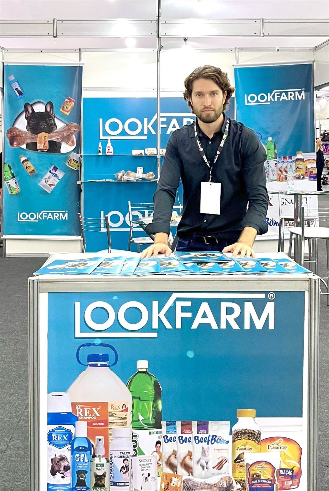 Estande Lookfarm em feira do setor pet
